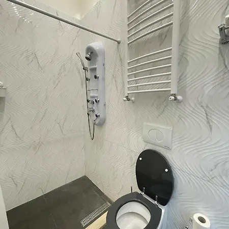 Deluxe Sapphire Residency - 4 Bedrooms