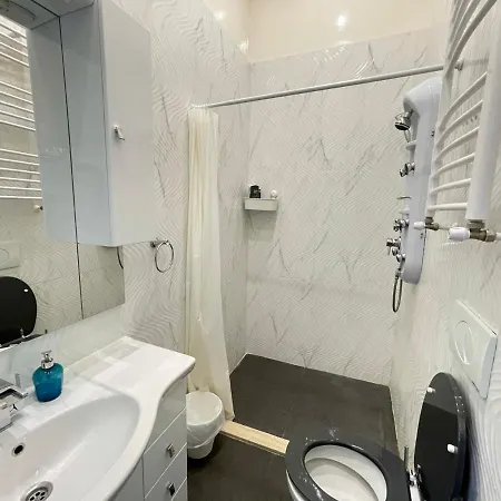 Deluxe Sapphire Residency - 4 Bedrooms Apartment *