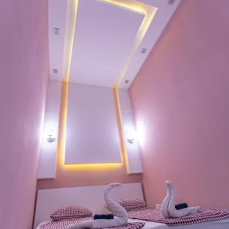 Deluxe Sapphire Residency - 4 Bedrooms Apartment Budapest