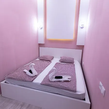 Deluxe Sapphire Residency - 4 Bedrooms
